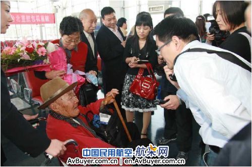 南方航空郑州至台北直航包机 今日首航