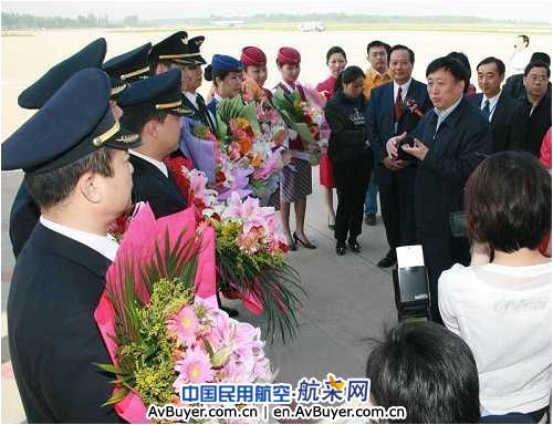 南方航空郑州至台北直航包机 今日首航