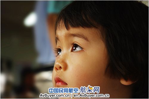 5.12永远的爱－鹰联航空赴地震灾区慰问纪实