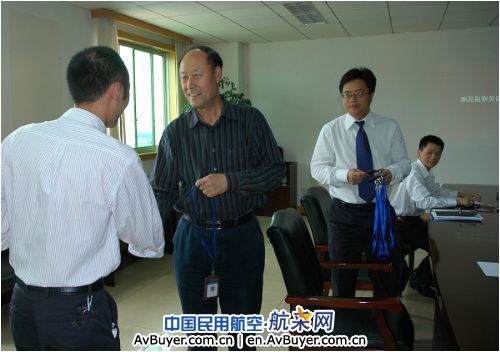 鹰联航空成立2009服务质量兼职监察员队伍