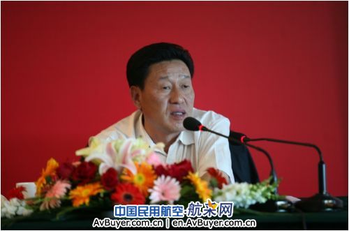 云南机场集团团委举行青年践行科学发展观辅导会