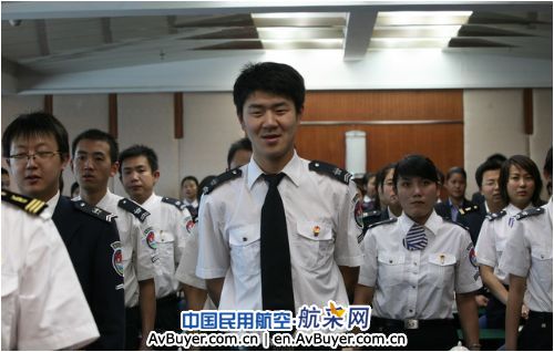 云南机场集团团委举行青年践行科学发展观辅导会