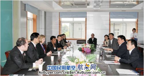 安徽机场集团领导亲切会见美国俄亥俄州哥伦布市代表团