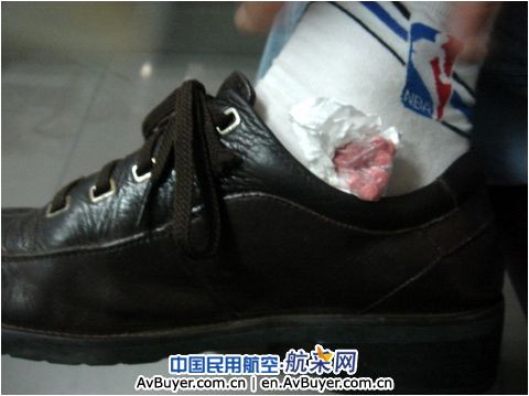 昆明机场安检慧眼识毒贩 查获20粒冰毒