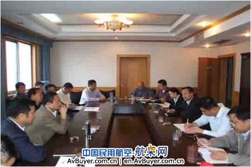 南航河南潘新军书记亲临简从到飞行部调研座谈