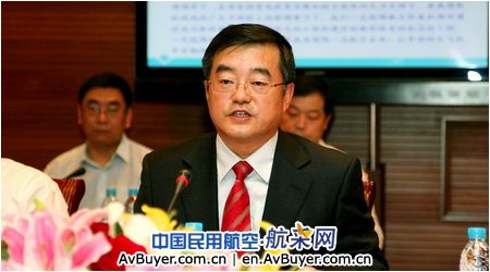 中国商飞张庆伟向中国工程院主席团汇报工作
