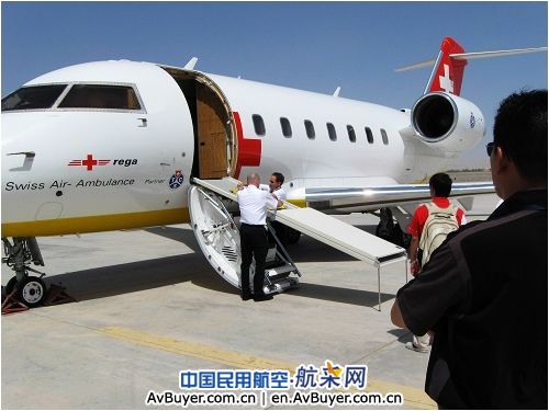 瑞士航空飞机飞抵喀什机场接回4名受伤游客