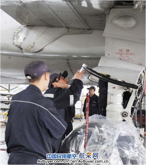 国航成都维修基地各级党组织认真践行科学发展观