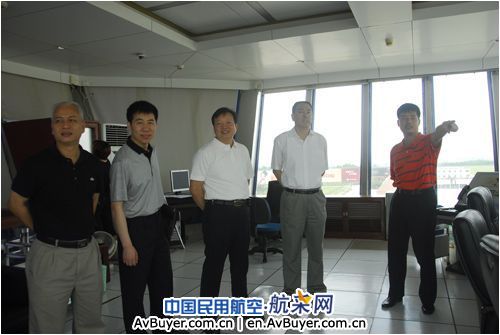 空管局副局长高毅一行到湛江空管站视察工作