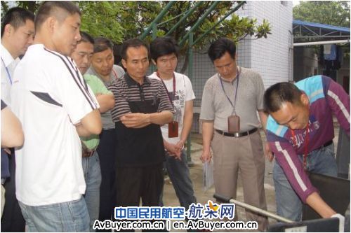 南航长沙航食开展食品车紧急撤离实操演练