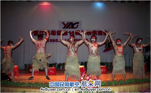 丽江机场举行通航十四周年庆典活动侧记