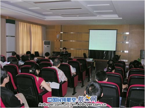 重庆空管分局技术保障部开展管制知识培训活动