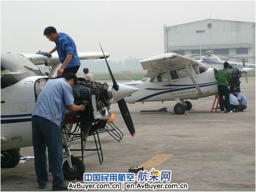 广汉机务多项措施力保夏季飞行持续安全