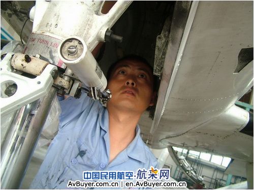 广汉机务王红军“火眼金睛”识隐患