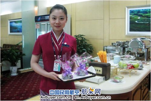 南航新疆明珠喜迎端午 真情服务高端旅客赢好评