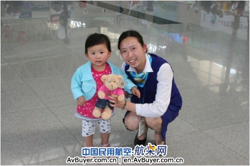 青岛机场庆“六一”开展儿童特色服务