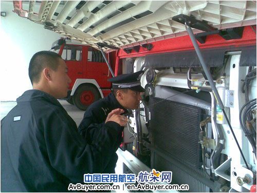 锡林浩特机场公司完成消防车辆换季保养工作