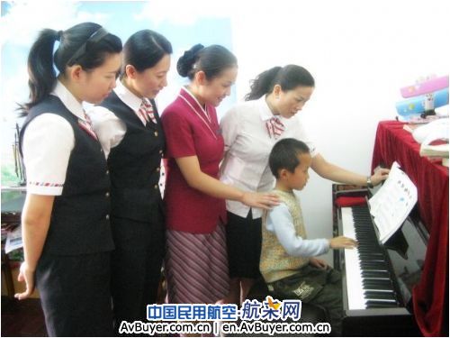 南航新疆爱心回报篇儿童村“六一”亲子活动记