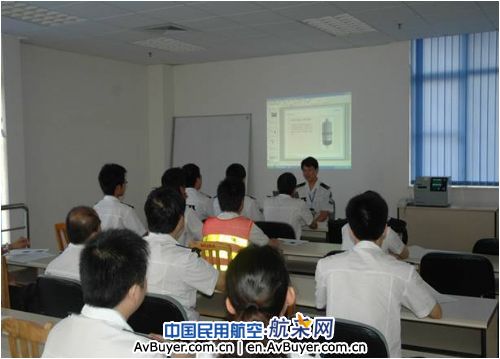 南航货运广州安检站举办消防安全培训