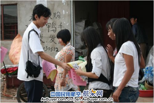 云南机场集团扎实开展安全生产月宣传活动