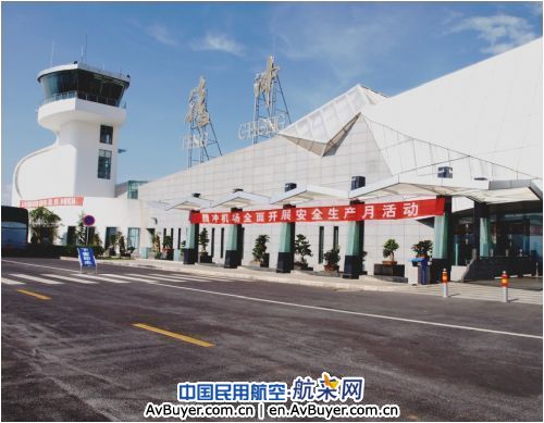 云南机场集团扎实开展安全生产月宣传活动