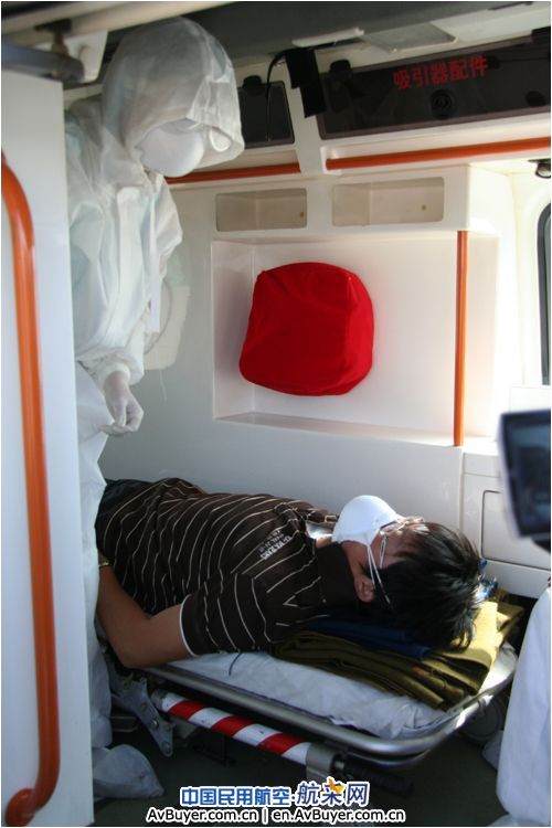 昆明巫家坝国际机场举行甲型H1N1流感应急演练