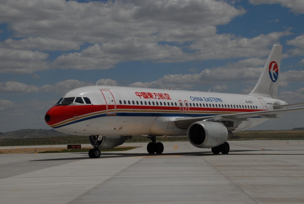 锡林浩特—天津—上海航线首航成功