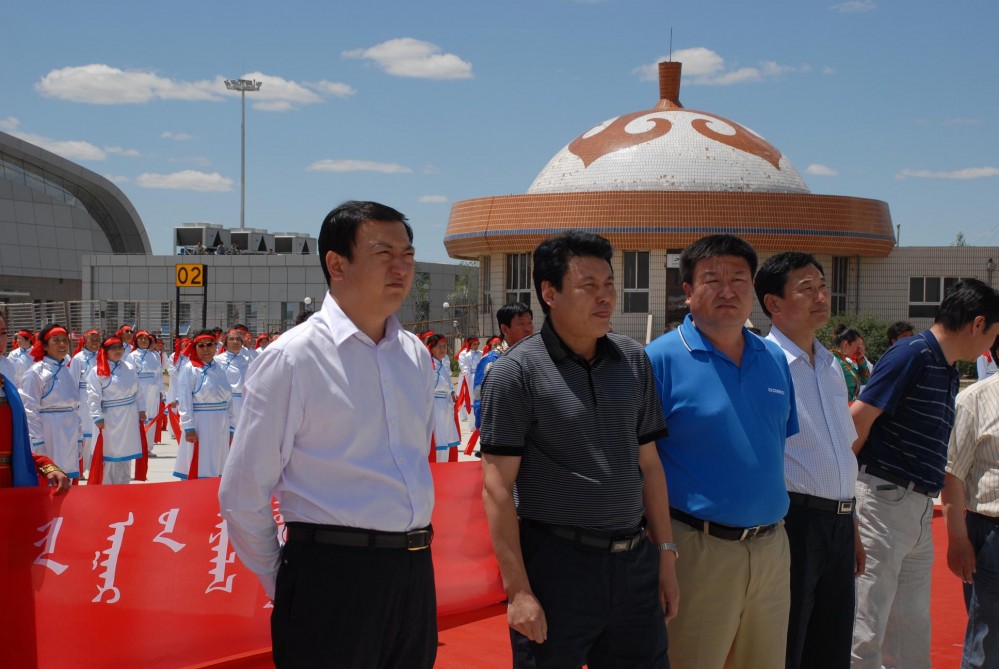 锡林浩特—天津—上海航线首航成功