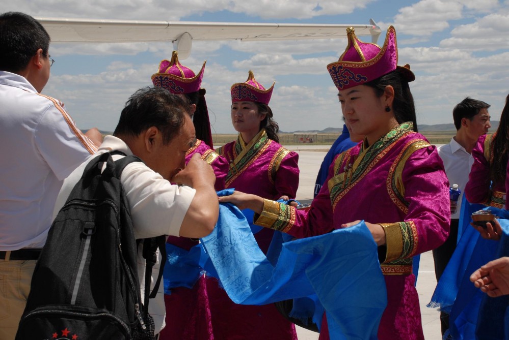 锡林浩特—天津—上海航线首航成功