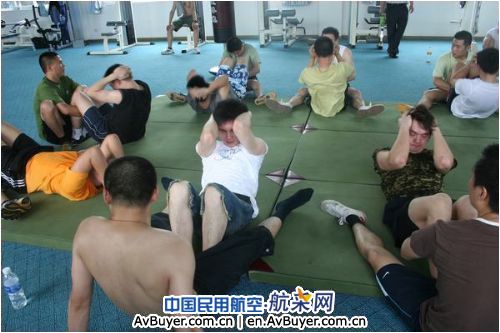 国航重庆分公司近期组织安全员半年体能考核