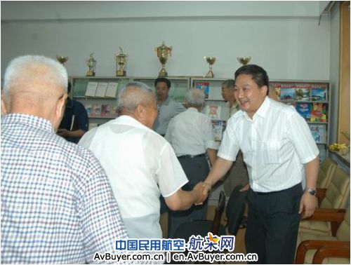 南航北方分公司领导看望离退休局级老干部