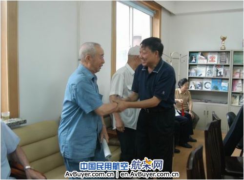 南航北方分公司领导看望离退休局级老干部
