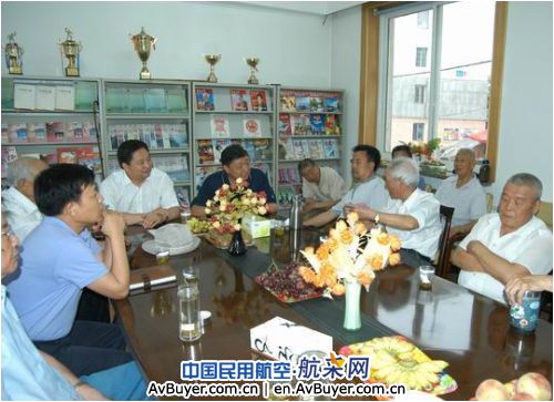 南航北方分公司领导看望离退休局级老干部