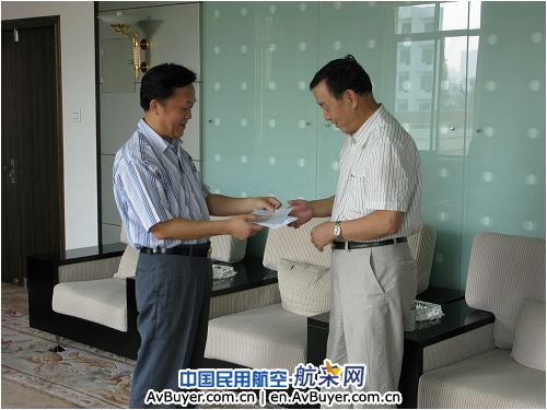 东航股份公司工会领导赴甘肃分公司送清凉慰问