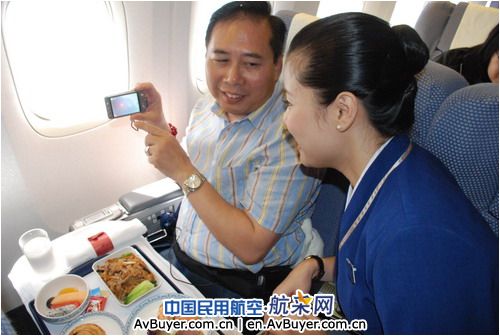 空中“邂逅”日食 南航机长近距离观日感受