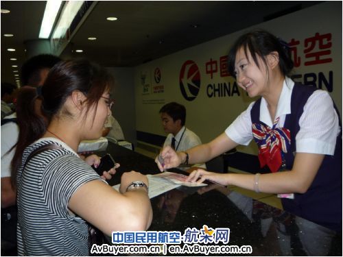 东航北京面对不正常航班　服务井然有序