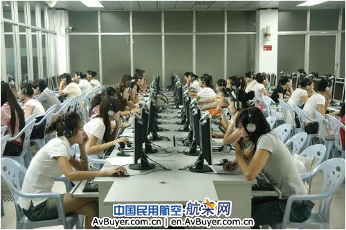 南航空姐招募全凭实力 无人替考 无法抄袭