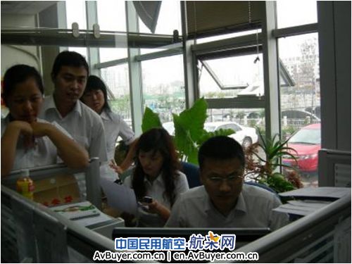 南航长春售票处营销实操展技能 精湛业务促销售