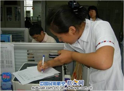 南航长春售票处营销实操展技能 精湛业务促销售