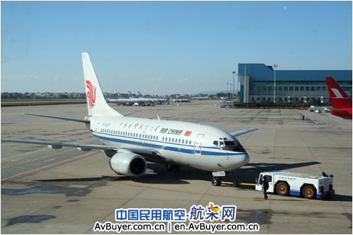 昆明机场全力以赴做好“创卫”迎检准备工作