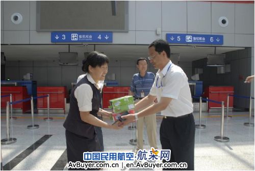 酷暑送清凉，关爱暖人心