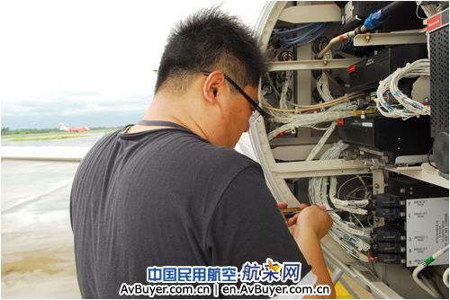 海南空管对美兰机场导航盲降设备进行飞行校验