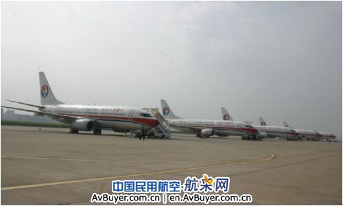 昆明机场暑运火爆 航班正常放行率达94.88%