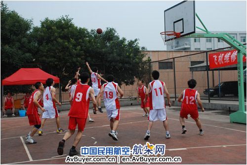 东航山西维修部第十二届银燕杯篮球赛拉开帷幕