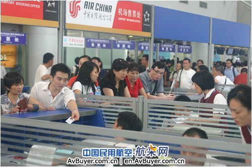 国航西南分公司疏散因双流停电滞留旅客纪实