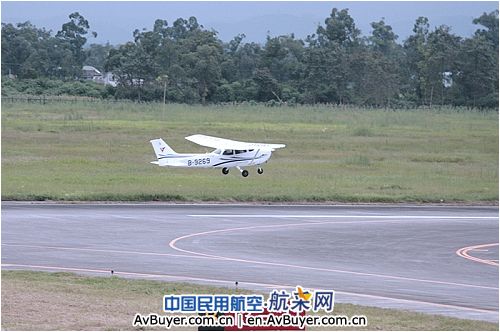 民航飞院广汉分院新学期顺利开飞
