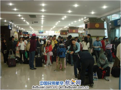 迪庆香格里拉机场周旅客吞吐量再度突破万人