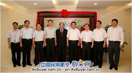 中国建筑工程总公司总经理易军访问中国商飞