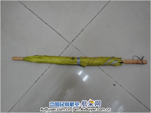 藏匿刀具欲登机  机场安检显身手