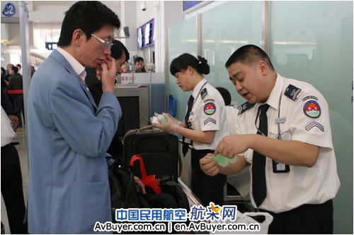 成都双流国际机场安检实施升级特别检查措施